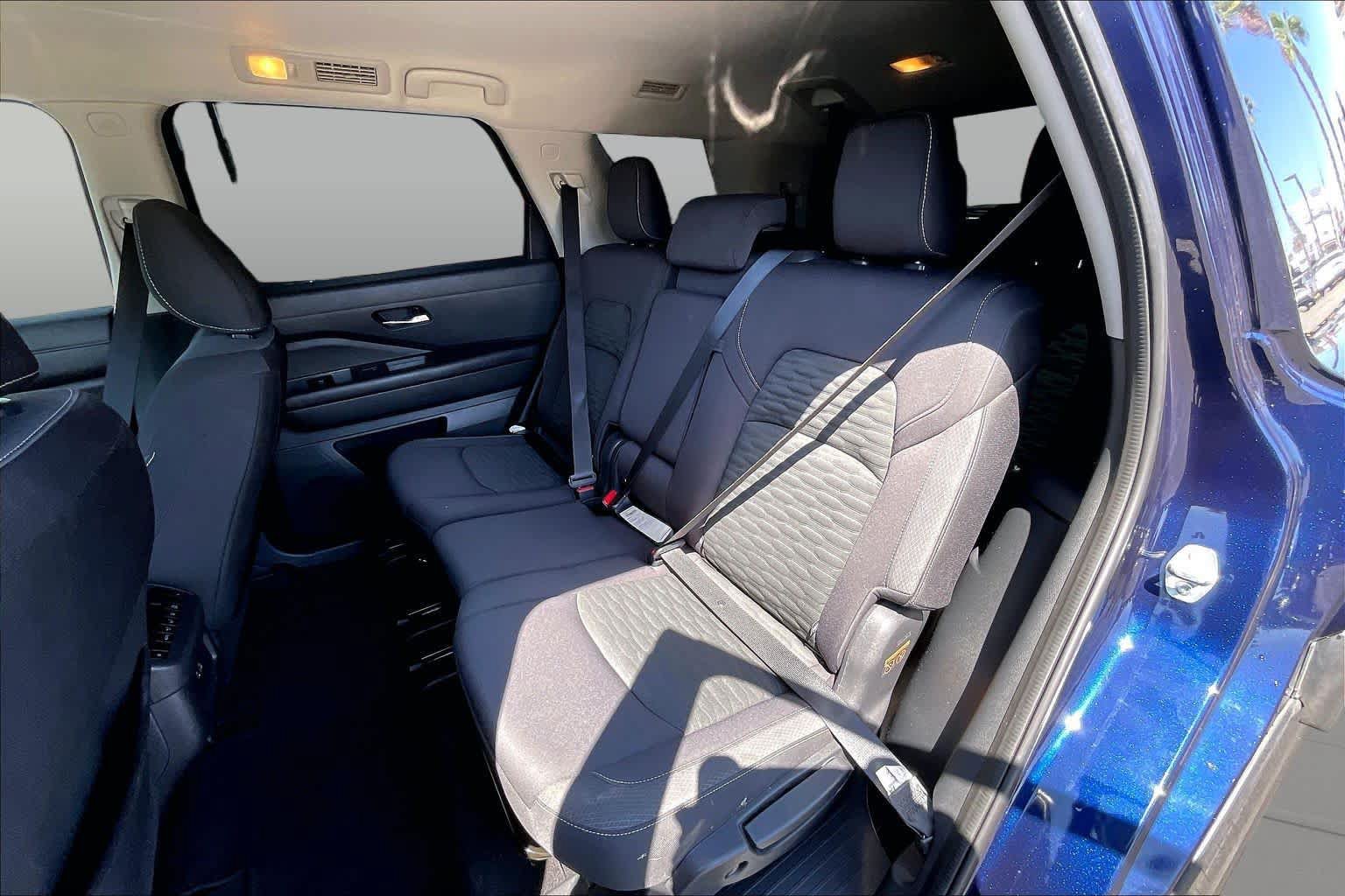 Used 2022 Nissan Pathfinder SV FWD image 20