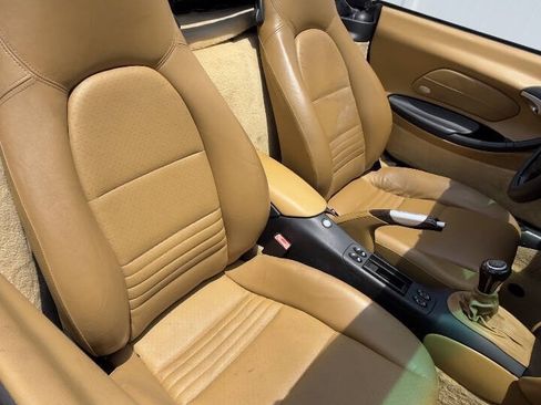 Used 2001 Porsche Boxster RWD image 16