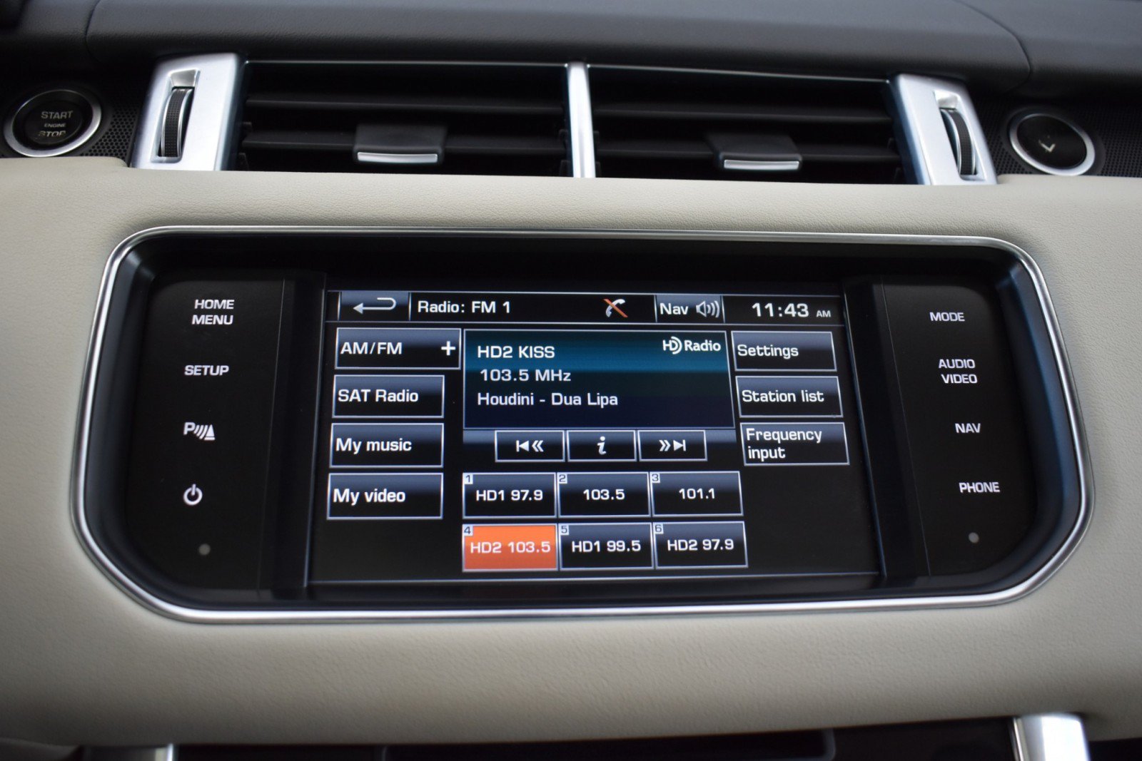 Used 2015 Land Rover Range Rover Sport HSE AWD/4WD image 19