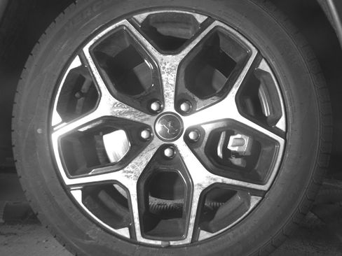 Used 2025 Jeep Compass Limited image 13