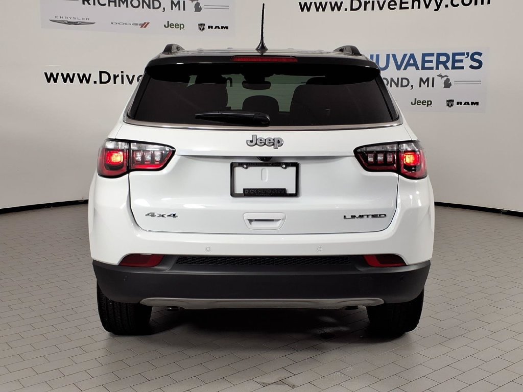 Used 2024 Jeep Compass Limited AWD/4WD image 5