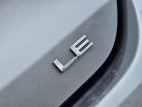 Used 2023 Toyota Highlander LE image 10