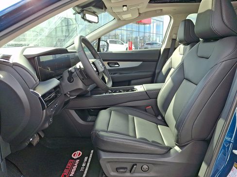 Certified 2025 Nissan Murano SL image 13