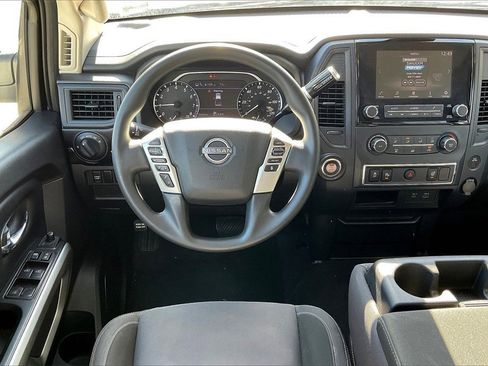 Used 2023 Nissan Titan SV image 14