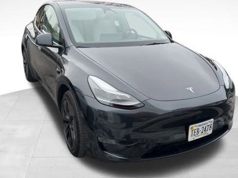 Used 2025 Tesla Model Y Long Range image 12