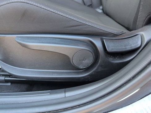 Used 2025 Hyundai Elantra SEL FWD image 14