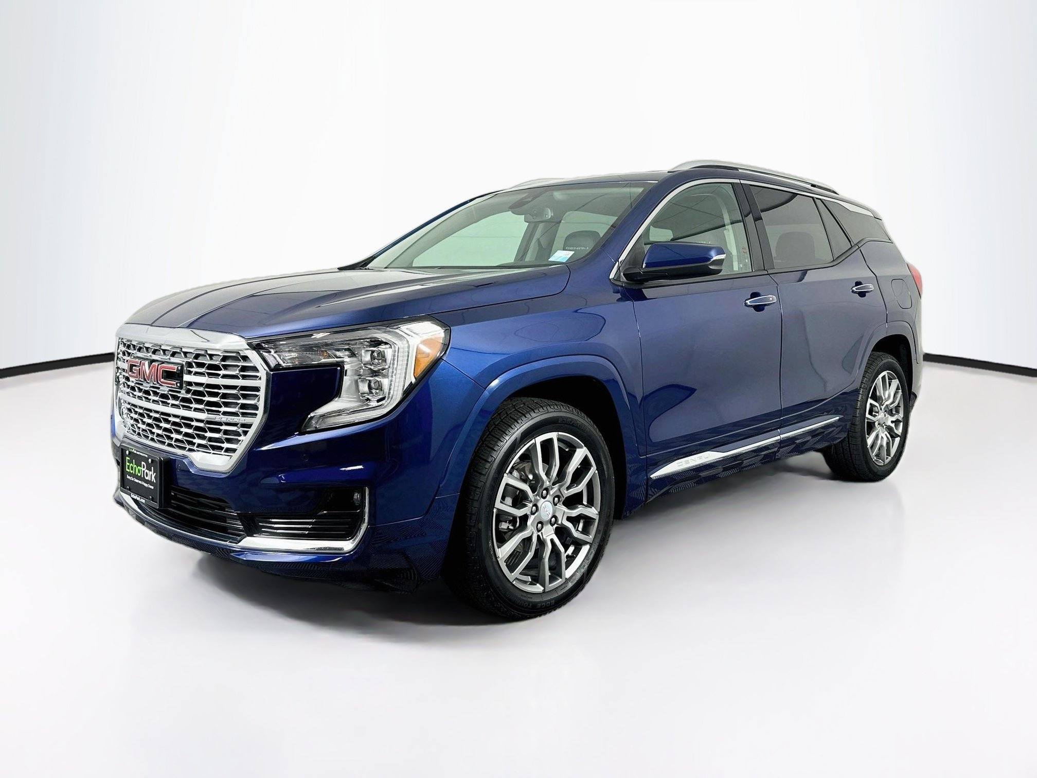Used 2022 GMC Terrain Denali AWD/4WD image 3