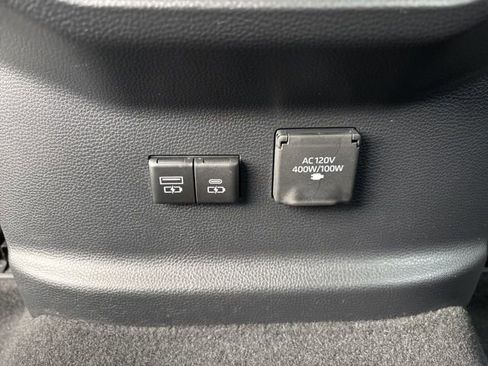 Used 2023 Toyota Tundra Limited image 22