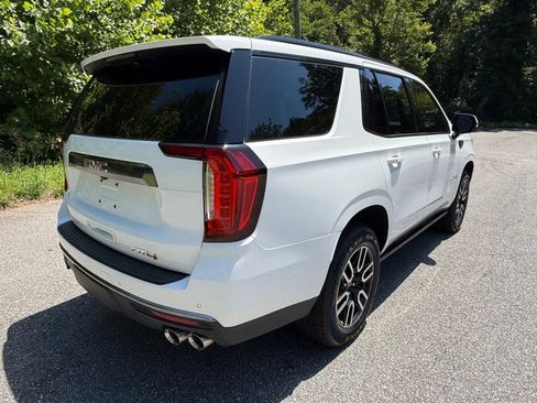 Used 2023 GMC Yukon AT4 w/ AT4 Premium Package AWD/4WD image 6