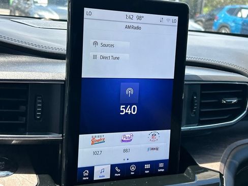 Used 2023 Ford Explorer Platinum w/ Technology Package AWD/4WD image 32