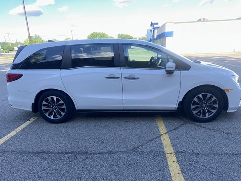 Used 2023 Honda Odyssey EX-L image 13