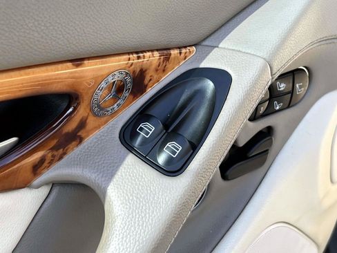 Used 2009 Mercedes-Benz SL 550 image 15