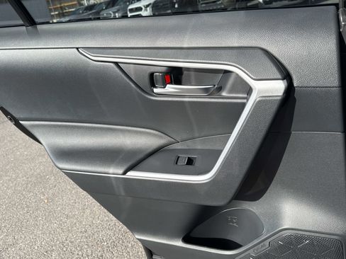 Used 2025 Toyota RAV4 XLE image 16