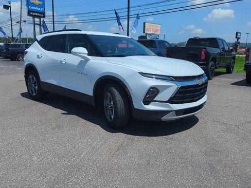 Used 2024 Chevrolet Blazer LT w/ Convenience Package FWD image 5