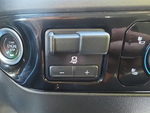 Used 2022 Chevrolet Silverado 1500 LT AWD/4WD image 27