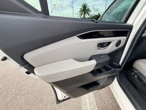 Used 2024 Honda Pilot EX-L image 17