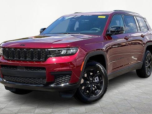 New 2025 Jeep Grand Cherokee L Altitude image 2
