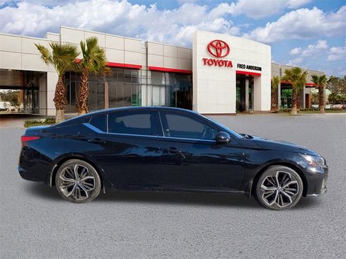 Used 2024 Nissan Altima 2.5 SR image 3