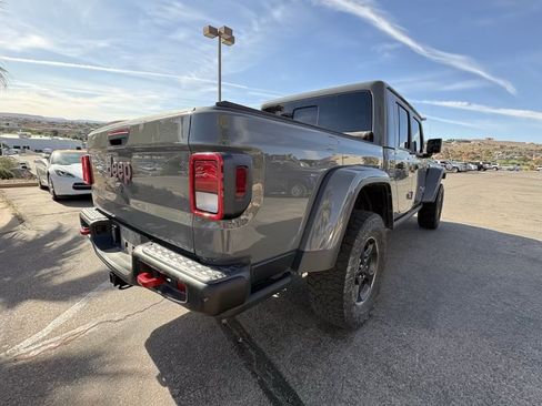 Used 2023 Jeep Gladiator Rubicon w/ Trailer Tow Package AWD/4WD image 5