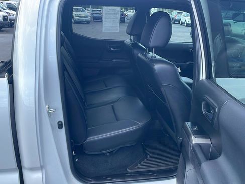 Used 2023 Toyota Tacoma TRD Sport w/ TRD Premium Sport Package AWD/4WD image 26