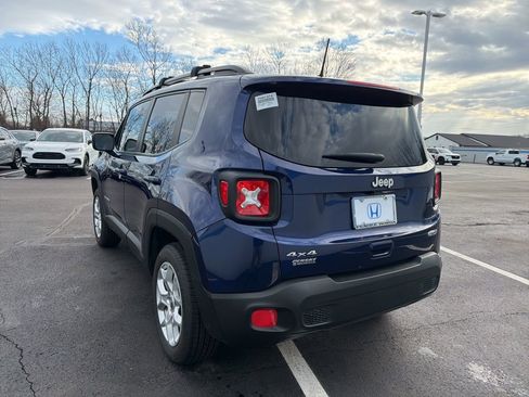Used 2018 Jeep Renegade Latitude w/ UConnect 8.4 Nav Group image 3