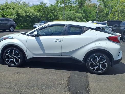 Used 2018 Toyota C-HR XLE FWD image 4