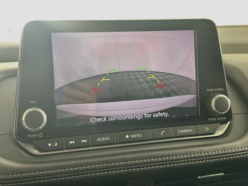 Used 2024 Nissan Rogue SV FWD image 22