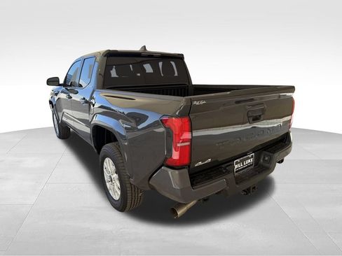 Used 2026 Toyota Tacoma SR5 AWD/4WD image 12