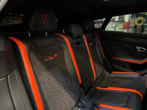 Used 2022 Lamborghini Urus AWD/4WD image 27