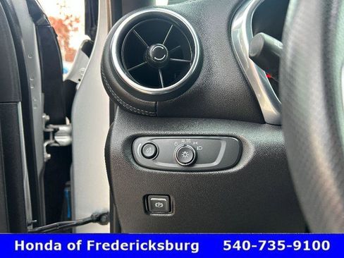 Used 2021 Chevrolet Blazer LT image 25