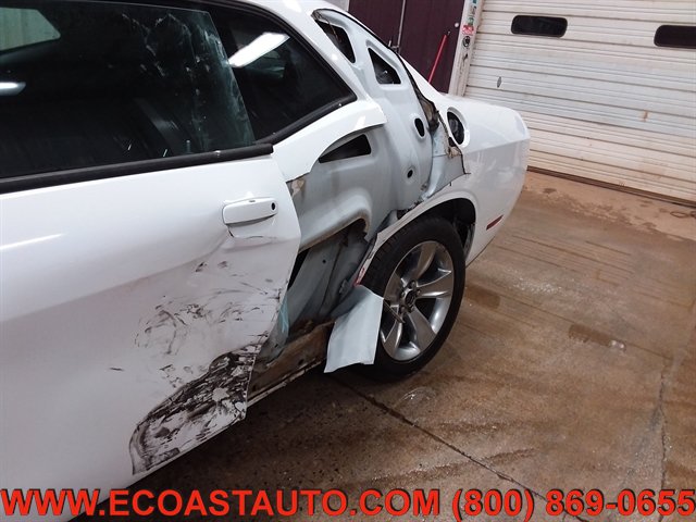 Used 2016 Dodge Challenger SXT RWD image 17