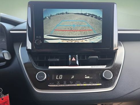 Used 2024 Toyota Corolla LE image 30