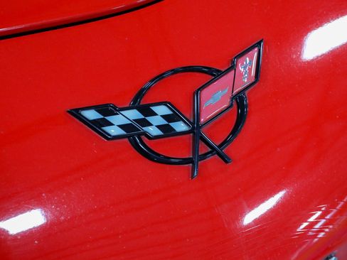 Used 2004 Chevrolet Corvette Coupe w/ Roof Package RWD image 34