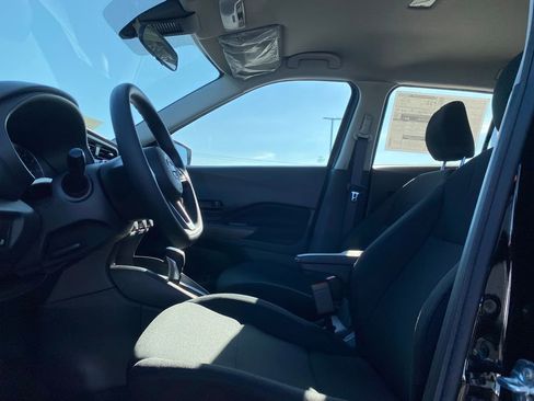 New 2025 Nissan Kicks Play S image 11