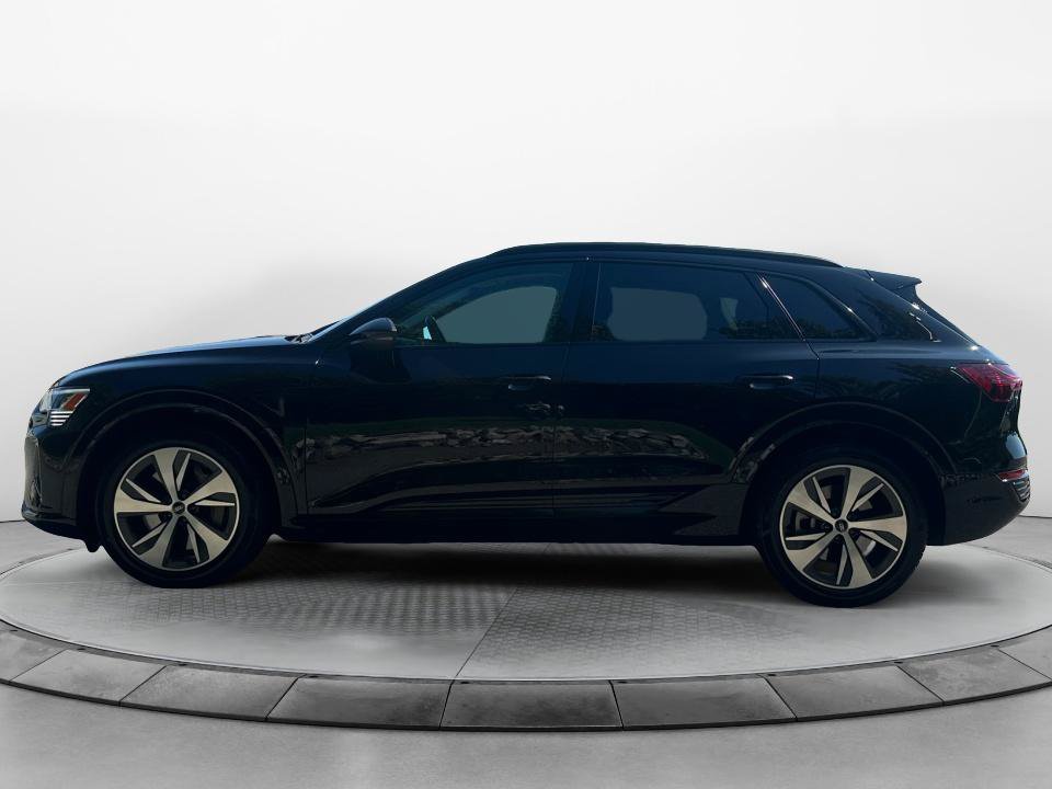 Used 2024 Audi Q8 e-tron Premium AWD/4WD image 4