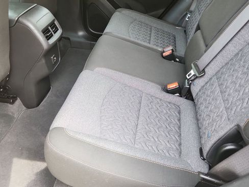 Used 2023 Chevrolet Equinox LT w/ Driver Convenience Package image 9