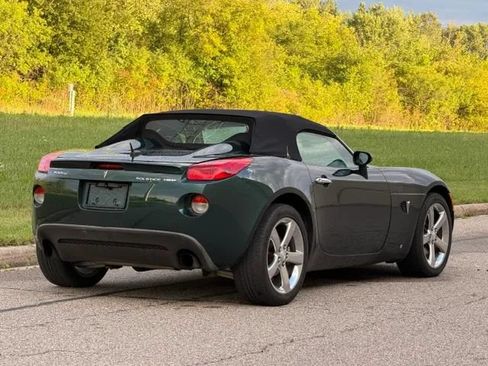 Used 2009 Pontiac Solstice GXP w/ Premium Package RWD image 10