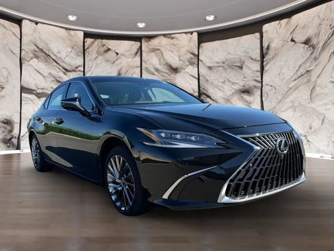 Used 2024 Lexus ES 300h Ultra Luxury w/ Accessory Package (Z2) FWD image 3