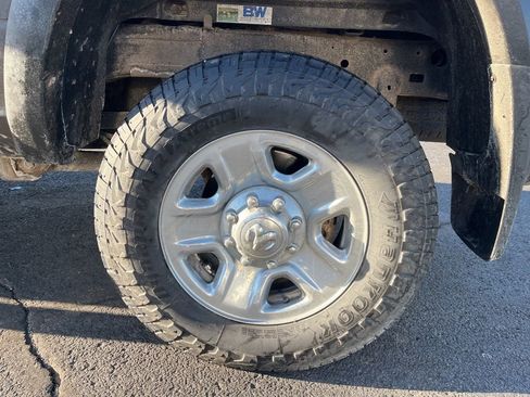 Used 2018 RAM 2500 Tradesman w/ Chrome Appearance Group image 10