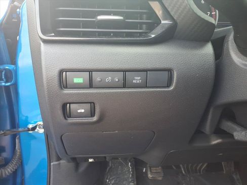 Used 2024 Nissan Sentra SV FWD image 17