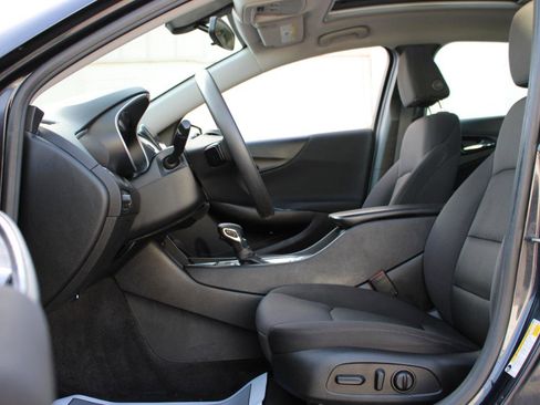 Used 2022 Chevrolet Malibu LT image 16