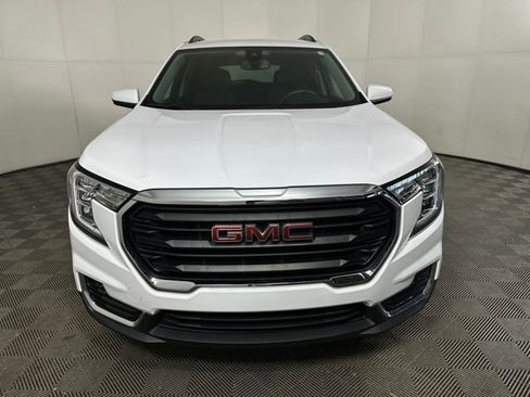 Used 2023 GMC Terrain SLE w/ Driver Convenience Package image 8