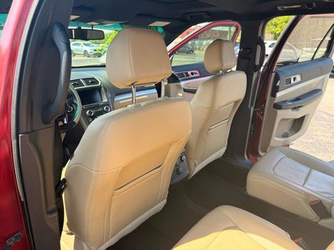 Used 2016 Ford Explorer XLT w/ Equipment Group 202A AWD/4WD image 16
