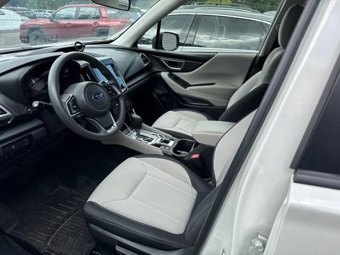 Used 2024 Subaru Forester AWD/4WD image 2