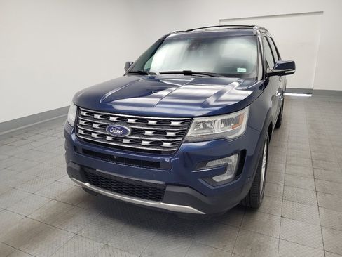 Used 2017 Ford Explorer Limited w/ Equipment Group 301A FWD image 15