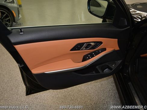 Used 2024 BMW 330i Sedan w/ Convenience Package image 39