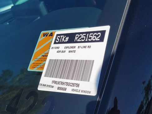 Used 2025 Ford Explorer ST-Line w/ Premium Package image 31