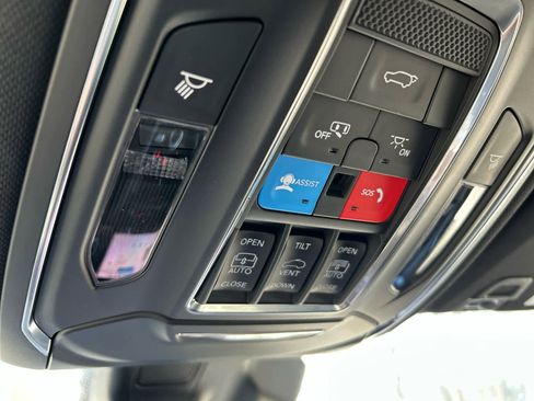 Used 2025 Jeep Grand Cherokee L Limited w/ Black Appearance Package image 17