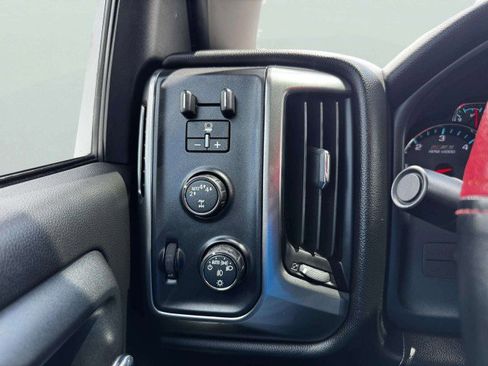 Used 2018 Chevrolet Silverado 1500 LT w/ Texas Edition image 28