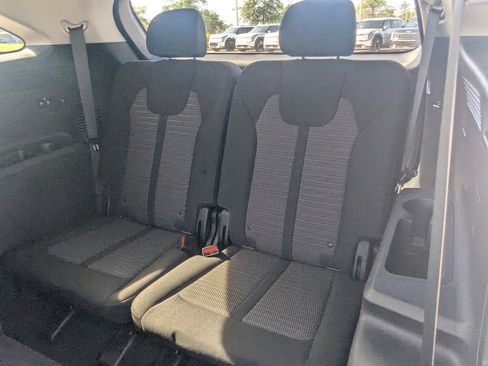 Certified 2023 Kia Sorento LX image 16